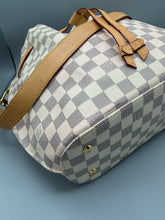 Lade das Bild in den Galerie-Viewer, Louis Vuitton Girolata Damier Azur
