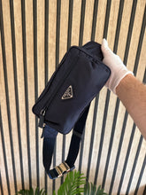 Lade das Bild in den Galerie-Viewer, Prada Nylon Belt Bag
