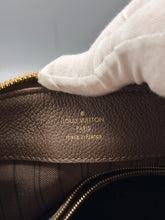 Lade das Bild in den Galerie-Viewer, Louis Vuitton Audacieuse PM Brown
