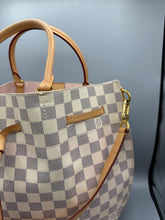 Lade das Bild in den Galerie-Viewer, Louis Vuitton Girolata Damier Azur
