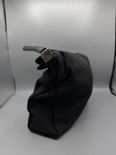 Lade das Bild in den Galerie-Viewer, Gucci Jackie Black Canvas
