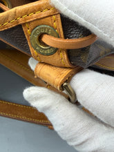 Lade das Bild in den Galerie-Viewer, Louis Vuitton Noe Grande Monogram
