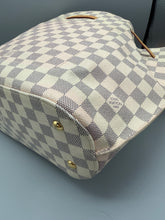 Lade das Bild in den Galerie-Viewer, Louis Vuitton Girolata Damier Azur
