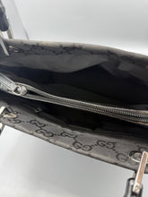Lade das Bild in den Galerie-Viewer, Gucci Bamboo Black Monogram Bag
