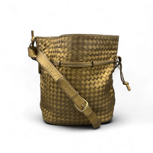 Lade das Bild in den Galerie-Viewer, Bottega Veneta Gold Bucket Bag
