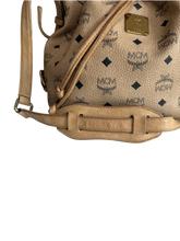 Lade das Bild in den Galerie-Viewer, MCM Bucket Bag Beige Visetos
