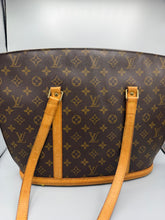 Lade das Bild in den Galerie-Viewer, Louis Vuitton Babylone Monogram Shopper
