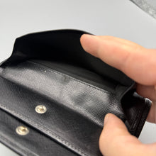 Lade das Bild in den Galerie-Viewer, Prada Saffiano Triangle Wallet
