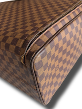 Lade das Bild in den Galerie-Viewer, Louis Vuitton Nolita GM Damier Ebene
