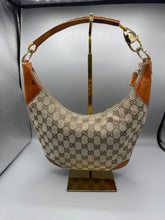 Lade das Bild in den Galerie-Viewer, Gucci Hobo Bag Beige
