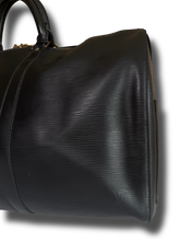 Lade das Bild in den Galerie-Viewer, Louis Vuitton EPI Keepall 50 Black

