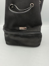 Lade das Bild in den Galerie-Viewer, Gucci Cosmetic Bucket Bag
