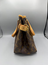 Lade das Bild in den Galerie-Viewer, Louis Vuitton Battignoles PM
