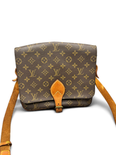 Lade das Bild in den Galerie-Viewer, Louis Vuitton Cartouchiere Monogram
