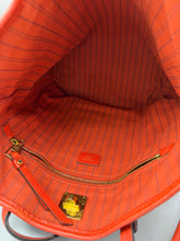Lade das Bild in den Galerie-Viewer, Louis Vuitton Citadine PM Empreinte
