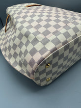 Lade das Bild in den Galerie-Viewer, Louis Vuitton Girolata Damier Azur
