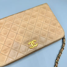 Lade das Bild in den Galerie-Viewer, Chanel Flap Bag Quilted Beige
