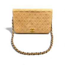 Lade das Bild in den Galerie-Viewer, Chanel Flap Bag Quilted Beige
