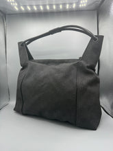 Lade das Bild in den Galerie-Viewer, Gucci Black/Grey Monogram Hobo
