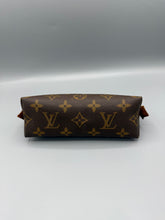Lade das Bild in den Galerie-Viewer, Louis Vuitton Kosmetic PM Monogram
