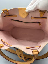 Lade das Bild in den Galerie-Viewer, Louis Vuitton Girolata Damier Azur
