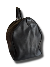 Lade das Bild in den Galerie-Viewer, Louis Vuitton EPI Keepall 50 Black
