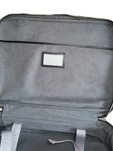 Lade das Bild in den Galerie-Viewer, Louis Vuitton Taiga Satellite 53 Black
