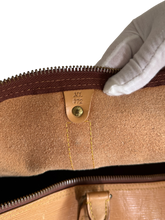 Lade das Bild in den Galerie-Viewer, Louis Vuitton EPI Keepall 55 Beige
