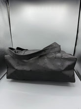 Lade das Bild in den Galerie-Viewer, MCM Shopper Black Large
