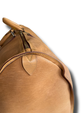 Lade das Bild in den Galerie-Viewer, Louis Vuitton EPI Keepall 55 Beige
