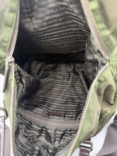 Lade das Bild in den Galerie-Viewer, Prada Triangle Brown Weekender Bag
