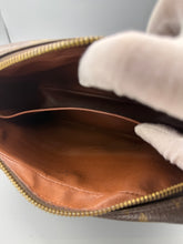 Lade das Bild in den Galerie-Viewer, Louis Vuitton Compiegne 23
