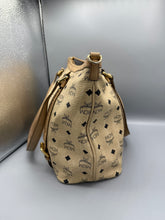 Lade das Bild in den Galerie-Viewer, MCM Shopper Beige
