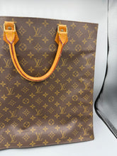 Lade das Bild in den Galerie-Viewer, Louis Vuitton Sac Plat
