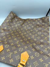 Lade das Bild in den Galerie-Viewer, Louis Vuitton Sac Plat
