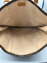 Lade das Bild in den Galerie-Viewer, Louis Vuitton Sac Plat
