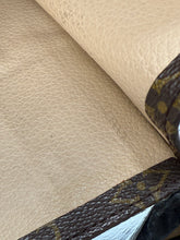 Lade das Bild in den Galerie-Viewer, Louis Vuitton Sac Plat
