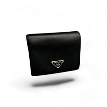 Lade das Bild in den Galerie-Viewer, Prada Saffiano Wallet Black
