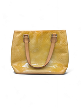 Lade das Bild in den Galerie-Viewer, Louis Vuitton Beige Houston Bag Vernis
