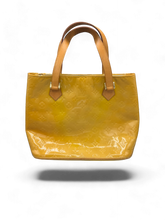 Lade das Bild in den Galerie-Viewer, Louis Vuitton Houston Bag Vernis Beige
